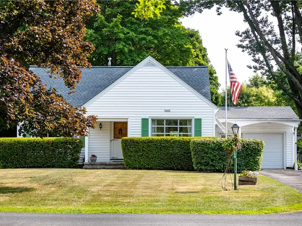 459 Hollywood Blvd, Webster, NY 14580