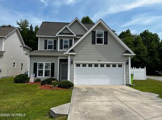 401 Stone Hawk Ln, New Bern, NC 28560