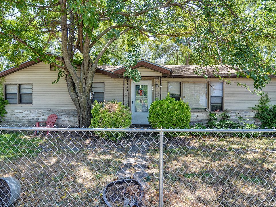 1st image of 400 S College Ave