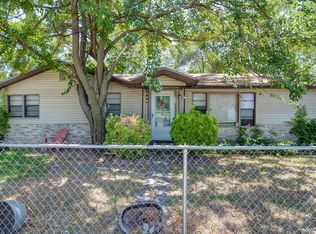 400 S College Ave, West, TX 76691