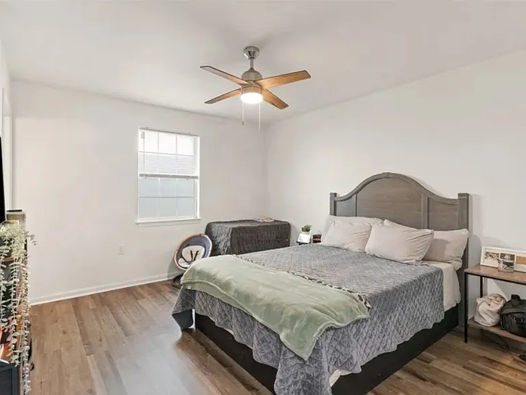 540 Chateau Cir — Photo 11