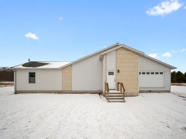 6163 N Meridian Rd, Hope, MI 48628