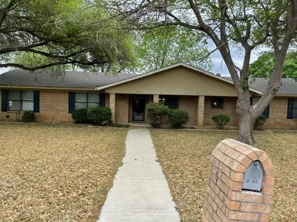 2815 Good Shepherd Dr, Brownwood, TX 76801