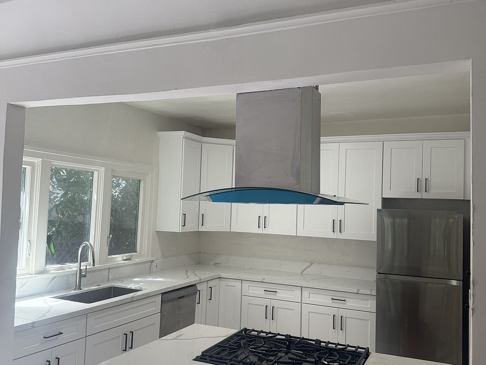 1st image of 6708 Willoughby Ave #859