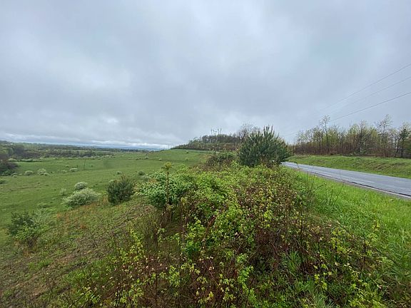 2nd image of 123 Deckers Point Rd