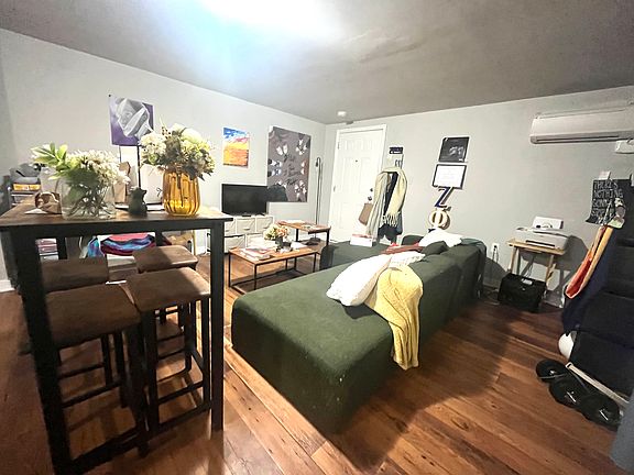 2nd image of 712 St Paul St APT 2
