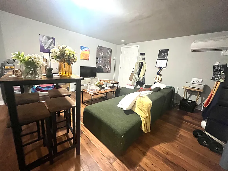 712 Saint Paul St #2 — Photo 2