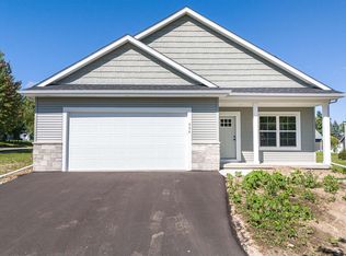 336 Sandmar Dr, Ripon, WI 54971