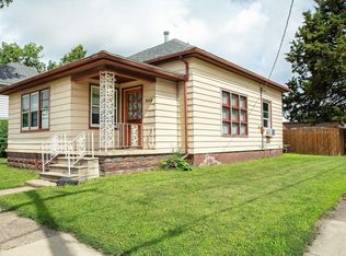 502 5th Ave NW, Waverly, IA 50677