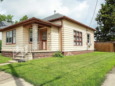 502 5th Ave NW, Waverly, IA, 50677