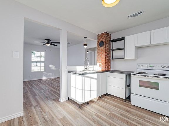 5th image of 38 W 13th St
