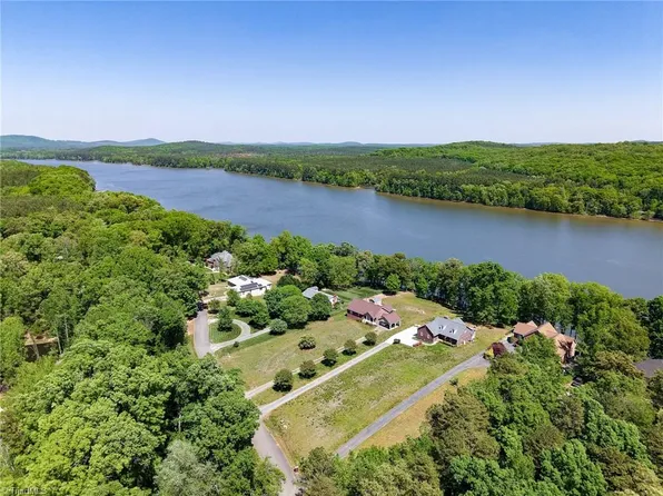 115 N Gifford Ln, Richfield, NC 28137