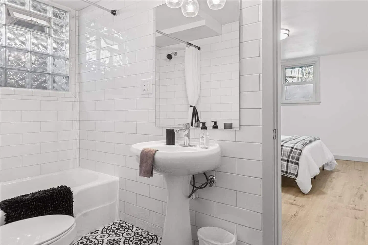 2 bed, $2,000 — Photo 3