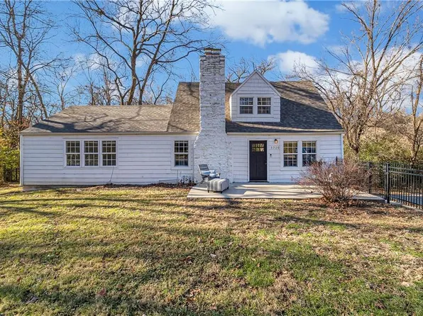 3720 N Cherry St, Kansas City, MO 64116