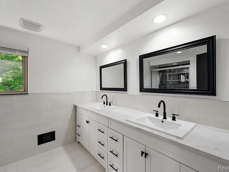 48156 Virginia Ct — Photo 30