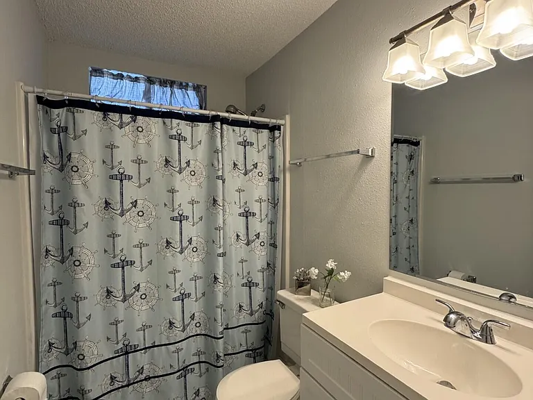 1310 NE 14th Ct #K19 — Photo 13