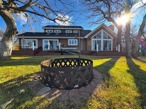 145 Bay View Rd, Ottertail, MN 56571