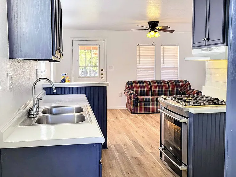 1317 E Main St — Photo 5