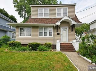 1152 Alicia Ave, Teaneck, NJ 07666