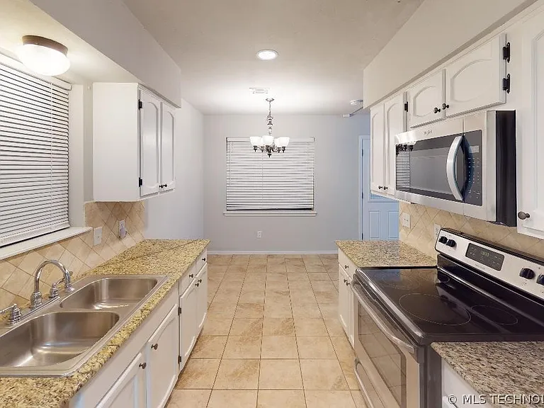 9215 S 92nd East Ave — Photo 5