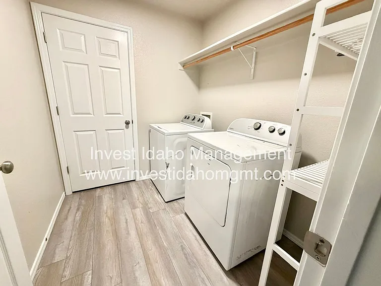 1441 W Sahara Dr — Photo 16