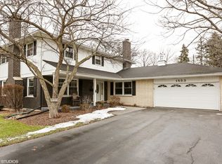 1553 Gamon Rd, Wheaton, IL 60189