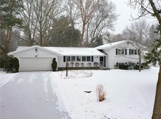 50 Charmwood Rd, Pittsford, NY 14534