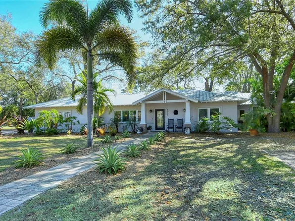 5330 Winchester Dr, Sarasota, FL 34234