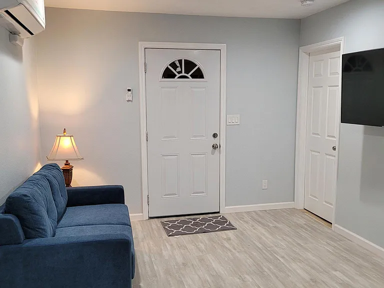 13738 Crewe St #1 — Photo 1