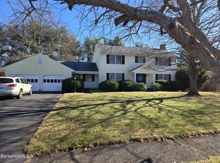 41 Stonehenge Rd, Pittsfield, MA 01201
