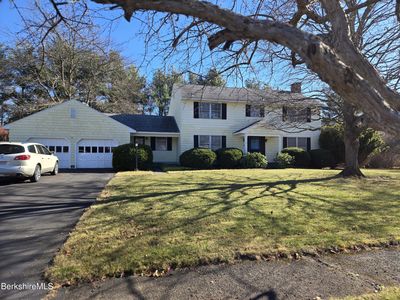 41 Stonehenge Rd, Pittsfield, MA, 01201