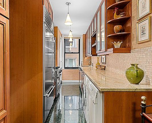 4th image of 128 Central Park S #11D