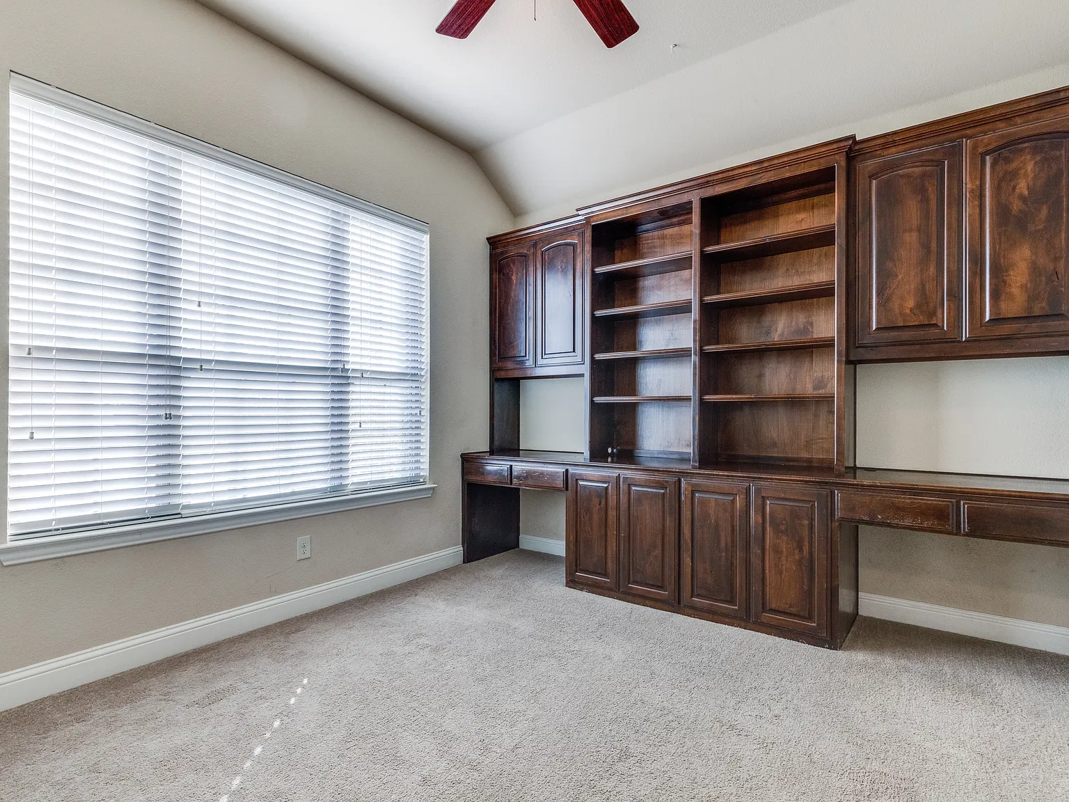 4 bed, 2246 sqft, $2,700 — Photo 3