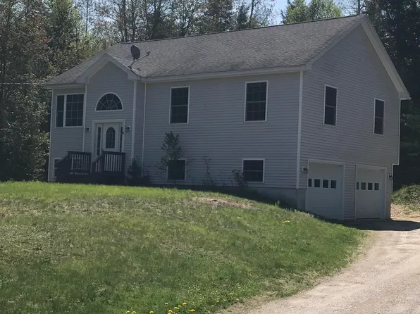 10 Cessna Way, Naples, ME 04055
