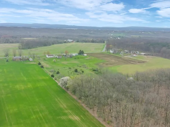 2991 Jacks Mill Rd, Chambersburg, PA 17202