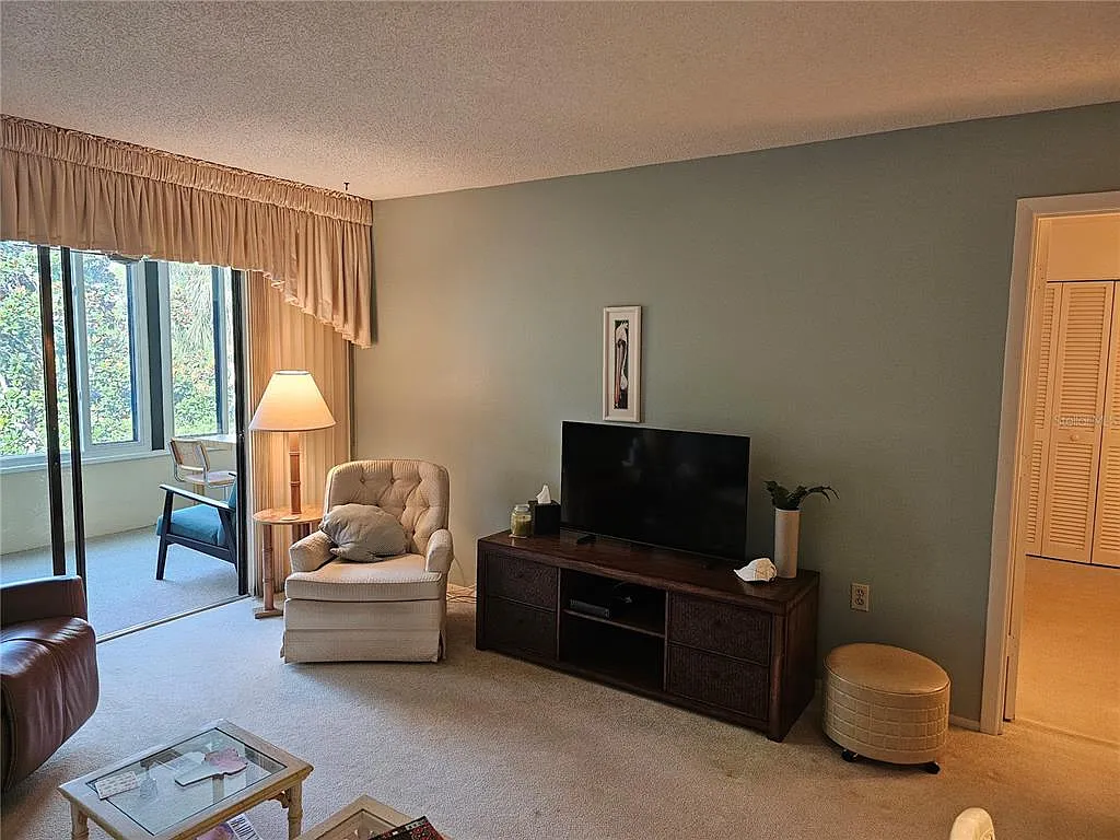 2 bed, 2.0 bath, 940 sqft, $2,900 — Photo 4