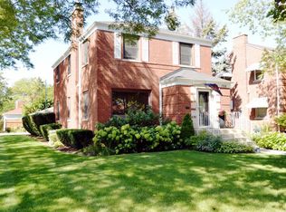 1358 Portsmouth Ave, Westchester, IL 60154