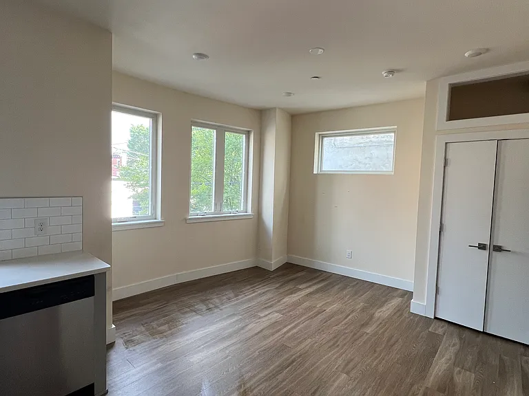 1836 Frankford Ave #7 — Photo 2