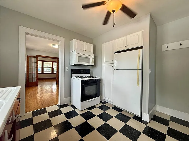 1328-30 Patterson Ave — Photo 28
