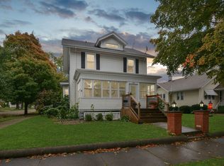 402 Woodland Ave, Bloomington, IL