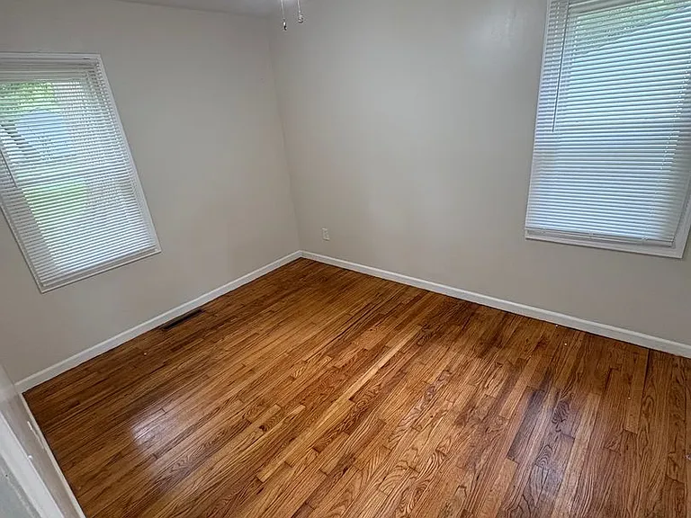 5517 Willow Ave — Photo 9