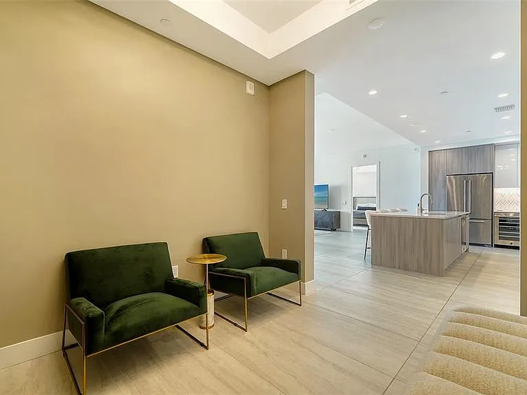 301 Quay Commons Dr #704 — Photo 5