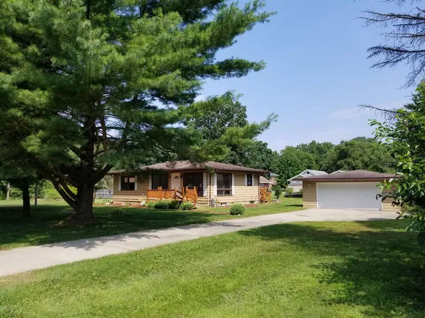 31718 Depot Rd, Niles, MI 49120