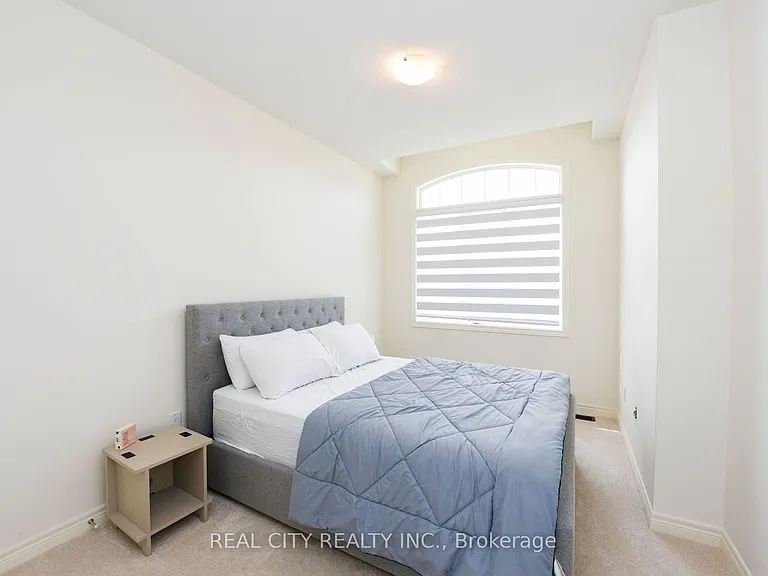 38 Silver Meadow Gdns — Photo 7