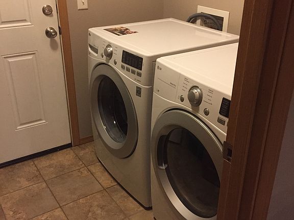 Laundry room mudroom