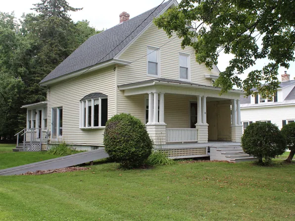 10 Randall Ave, Houlton, ME 04730