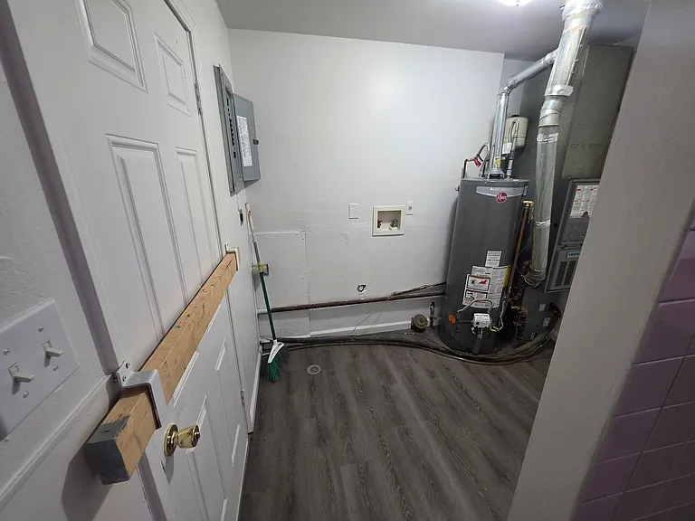 1421 Richard Dr — Photo 4