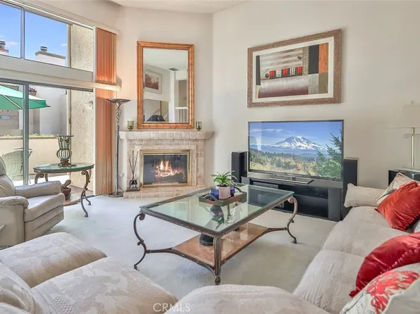 5800 Owensmouth Ave APT 17, Woodland Hills, CA 91367