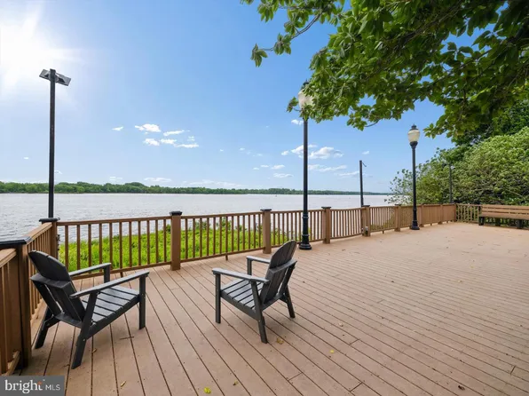 55204 Delaire Landing Rd #204, Philadelphia, PA 19114