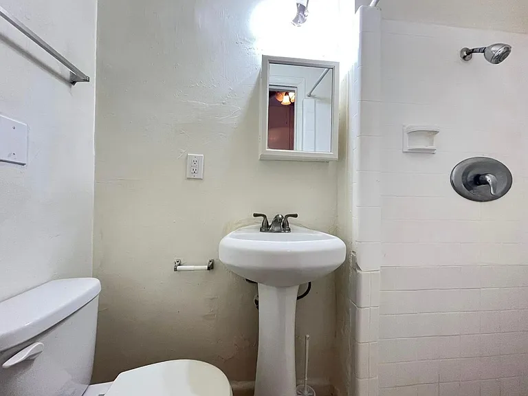 2743 San Marino Street — Photo 5